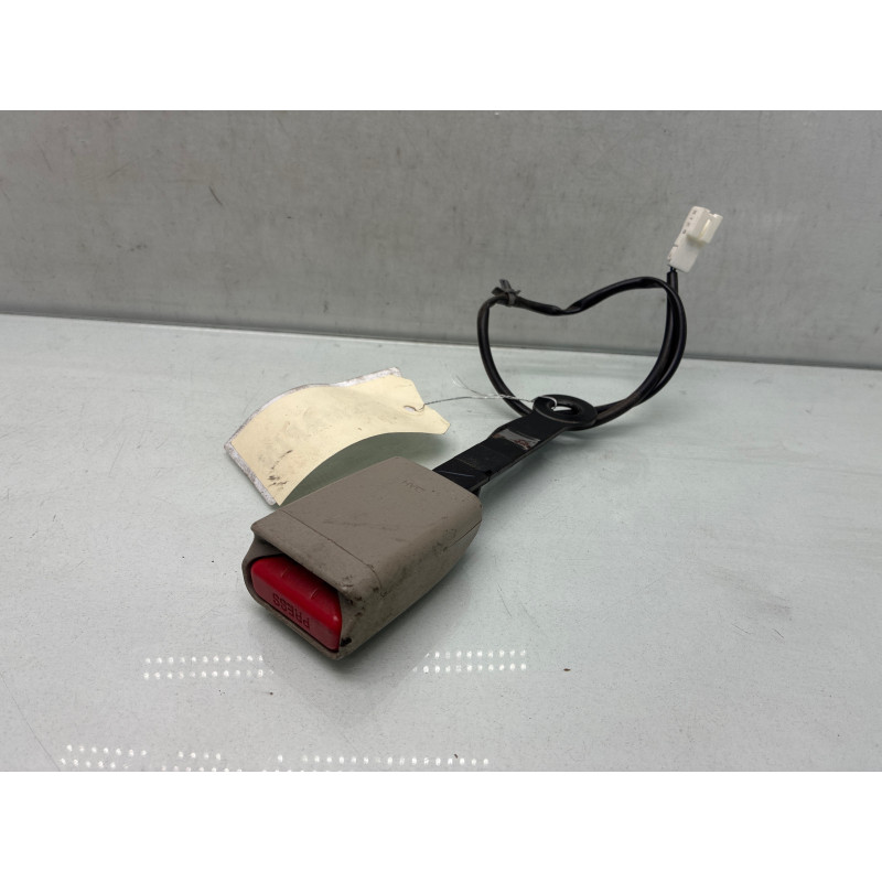 Attache ceinture avant gauche NISSAN MICRA 4 Photo n°2