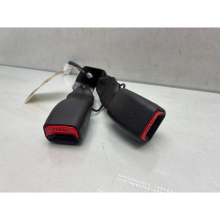 Attache ceinture arriere droit KIA SOUL 1 Photo n°1