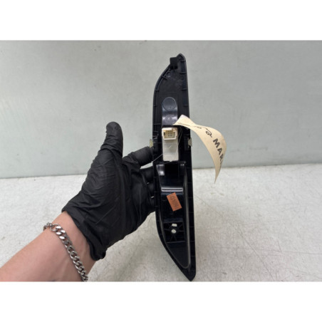 Interrupteur de leve vitre arriere droit PEUGEOT 5008 2