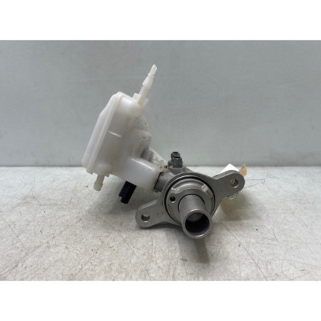 Maitre cylindre (freinage) PEUGEOT 5008 2
