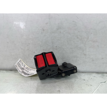 Attache ceinture arriere droit RENAULT CLIO 2 Photo n°1