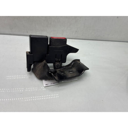Attache ceinture arriere gauche RENAULT CLIO 3