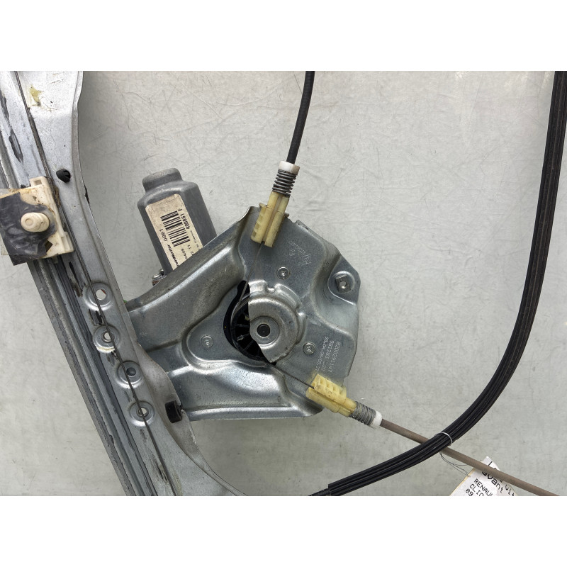 Leve vitre electrique avant droit RENAULT CLIO 3 Photo n°4
