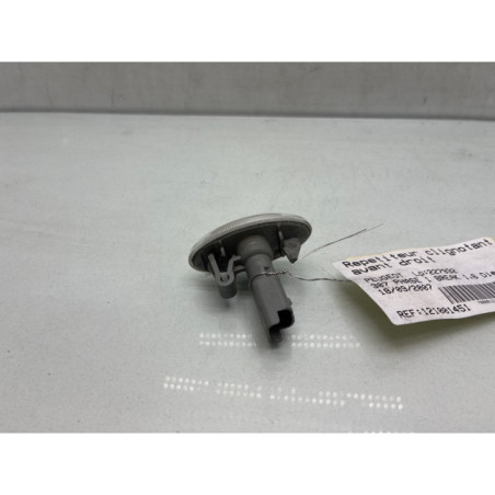 Repetiteur clignotant avant droit  (Feux) PEUGEOT 307