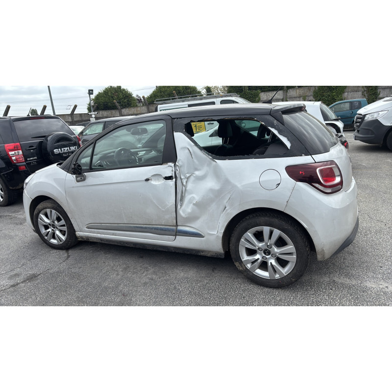 Bouton de warning DS DS3 Photo n°10