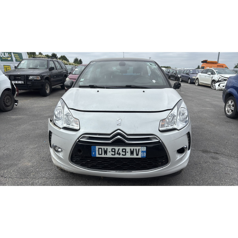 Bouton de warning DS DS3 Photo n°13