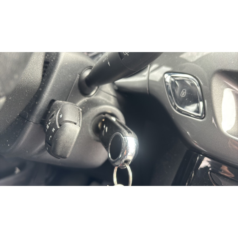 Bouton de warning DS DS3 Photo n°19