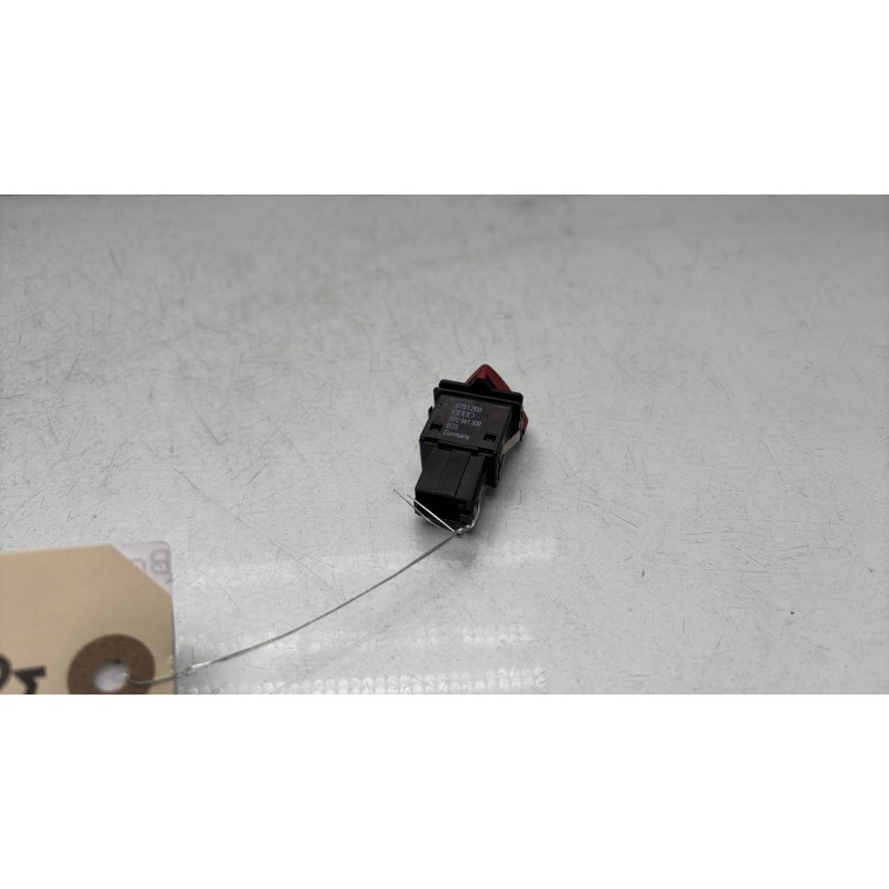 Bouton de warning AUDI A3 2 Photo n°2