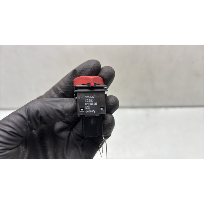 Bouton de warning AUDI A3 2 Photo n°4