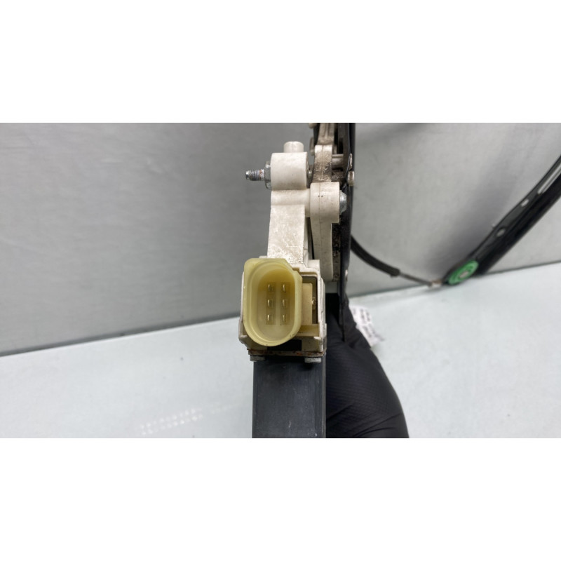 Leve vitre electrique avant gauche BMW SERIE 1 E87 Photo n°6