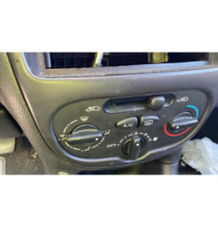 Vitre avant gauche PEUGEOT 206