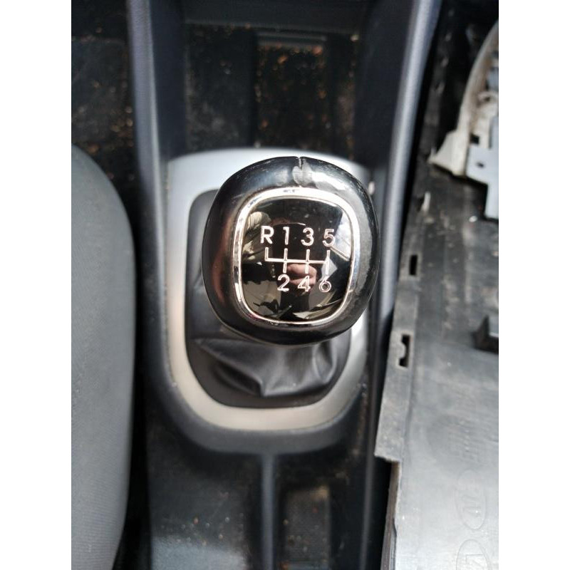 Attache ceinture arriere gauche KIA RIO 3 Photo n°4