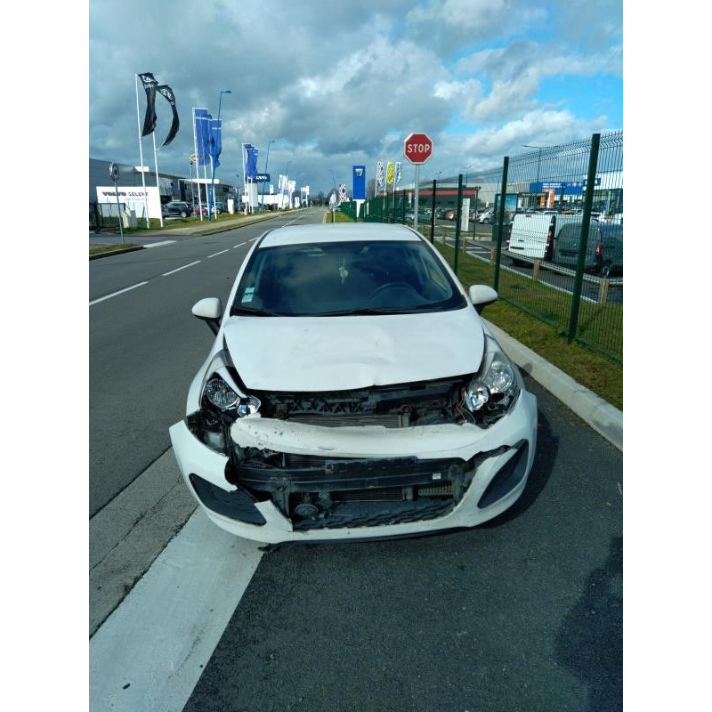Attache ceinture arriere gauche KIA RIO 3 Photo n°5