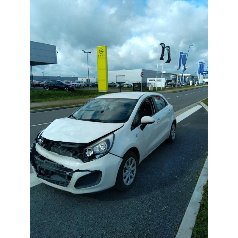 Attache ceinture arriere gauche KIA RIO 3 Photo n°6