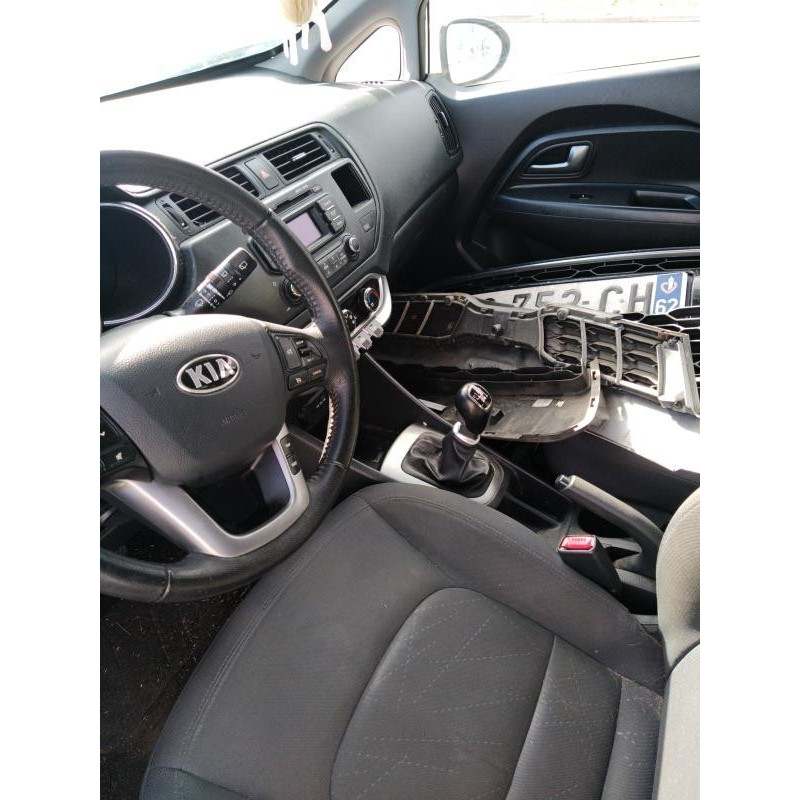 Attache ceinture arriere gauche KIA RIO 3 Photo n°8