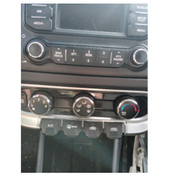 Attache ceinture arriere gauche KIA RIO 3