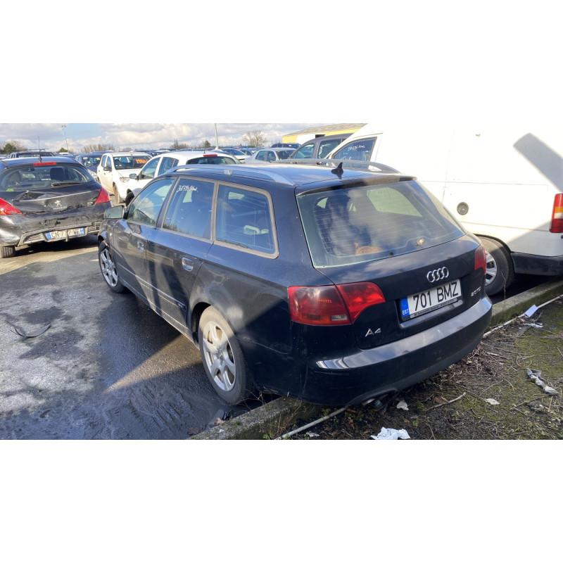 Attache ceinture avant gauche AUDI A4 2 Photo n°7