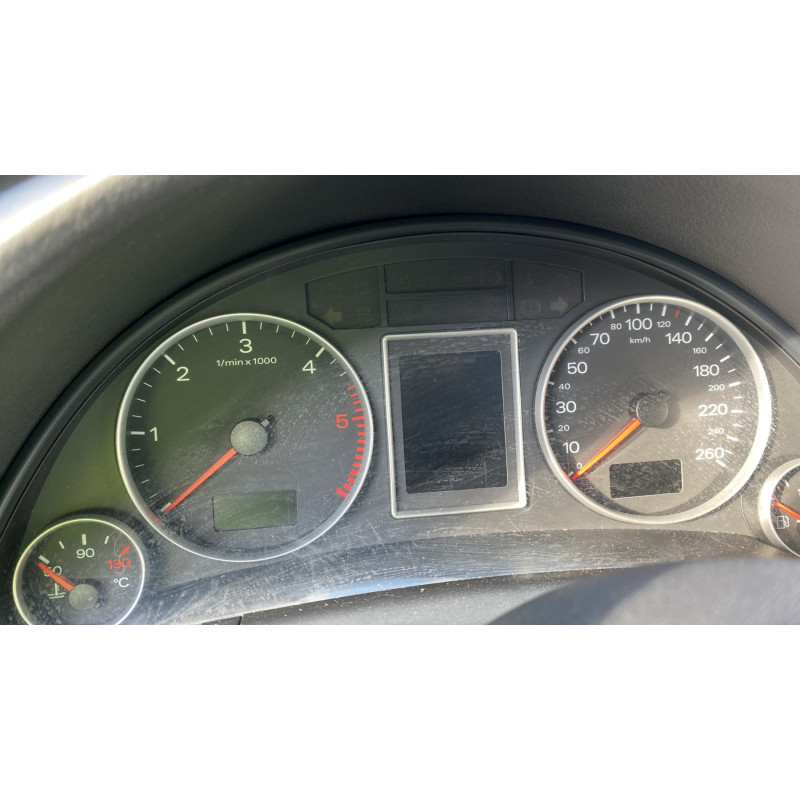 Attache ceinture avant gauche AUDI A4 2 Photo n°20