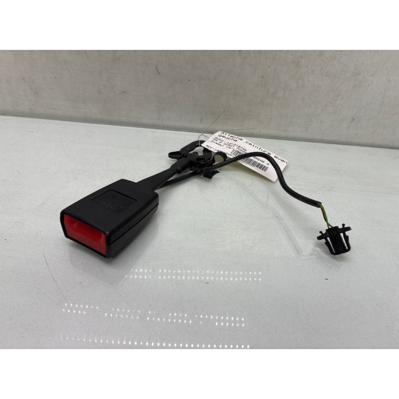 Attache ceinture avant gauche AUDI A4 2 Photo n°1