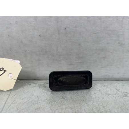 Bouton de coffre RENAULT CLIO 4