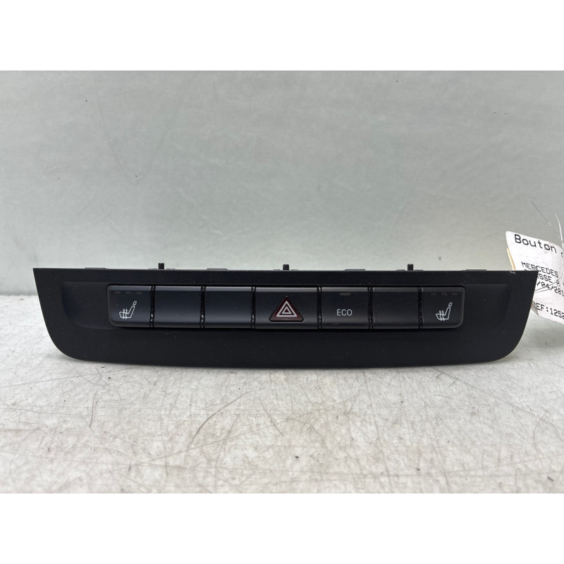 Bouton de warning MERCEDES CLASSE A 176 Photo n°6