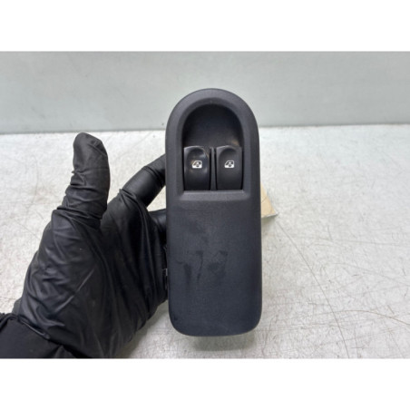 Interrupteur de leve vitre avant gauche RENAULT CLIO 3