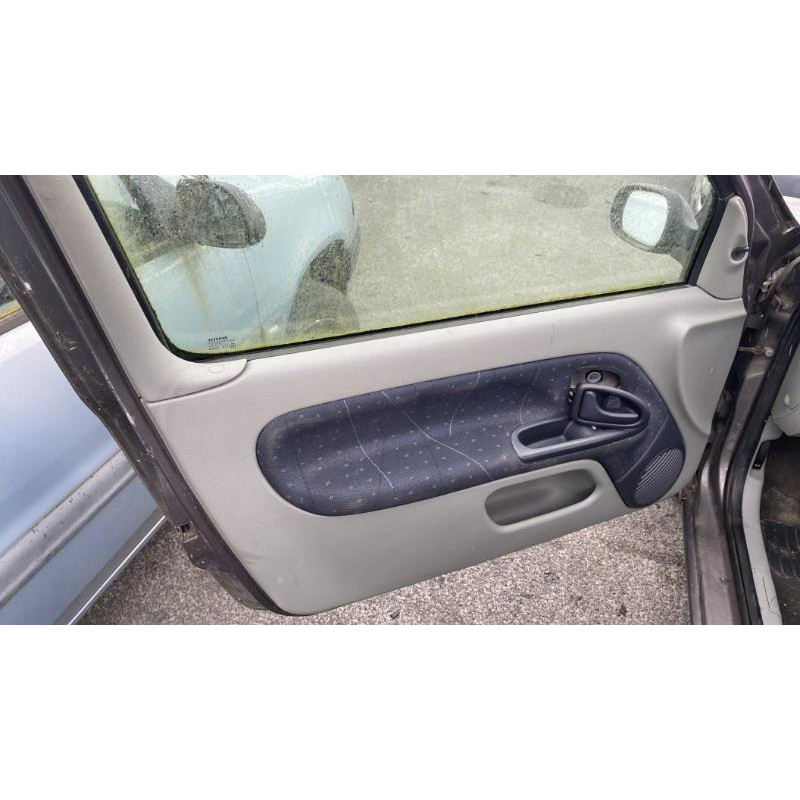 Pompe à carburant RENAULT CLIO 2 Photo n°13