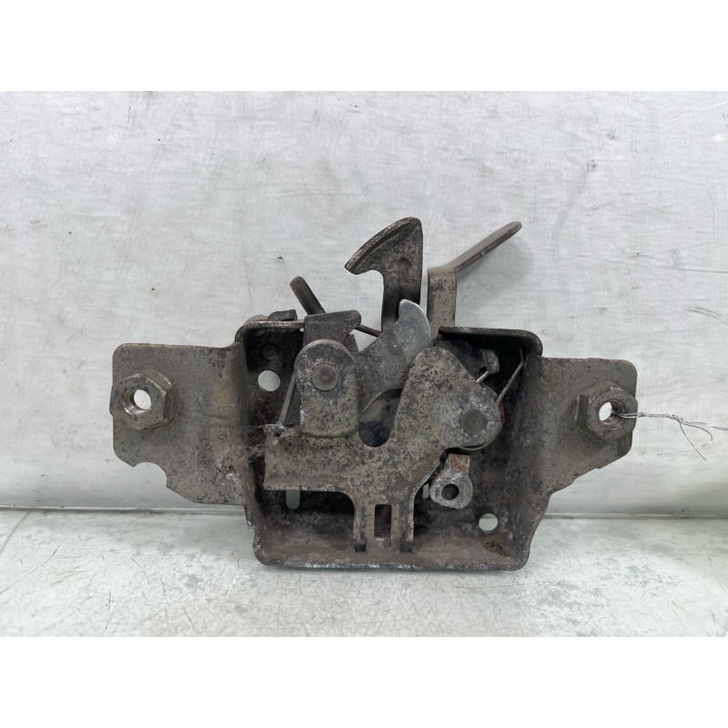 Fermeture de capot RENAULT CLIO 3 Photo n°4