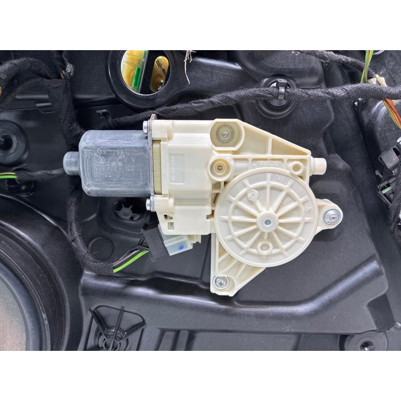 Leve vitre electrique avant droit MERCEDES CLASSE A 176 Photo n°3