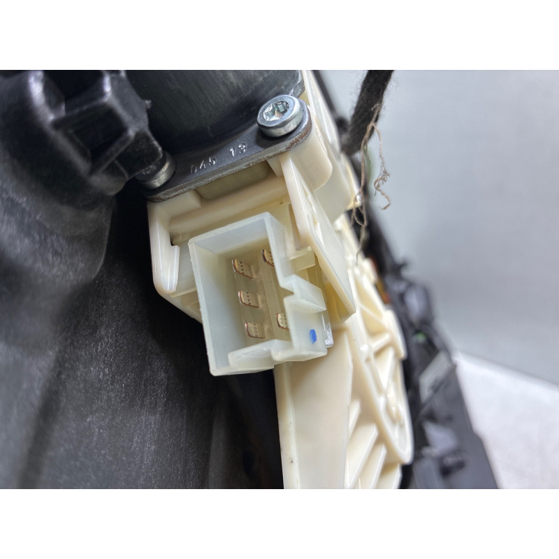 Leve vitre electrique avant droit MERCEDES CLASSE A 176 Photo n°15