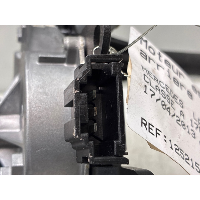 Moteur essuie glace arriere MERCEDES CLASSE A 176 Photo n°4