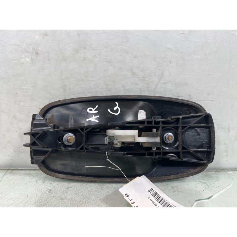 Poignee porte coffre gauche RENAULT TRAFIC 2 Photo n°2