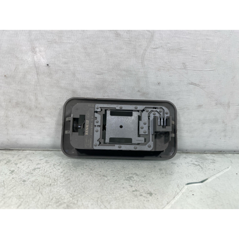Eclairage de plafonnier RENAULT TRAFIC 2 Photo n°4