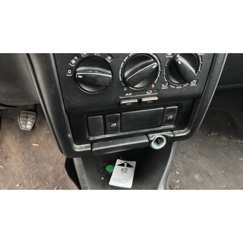 Serrure avant droit VOLKSWAGEN POLO 3 Photo n°17