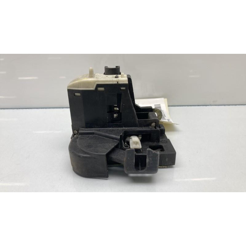 Serrure avant droit RENAULT CLIO 2 Photo n°4