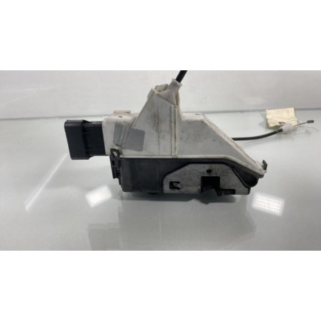 Serrure avant droit PEUGEOT 5008 1
