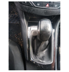 Serrure avant droit PEUGEOT 308 2 SW