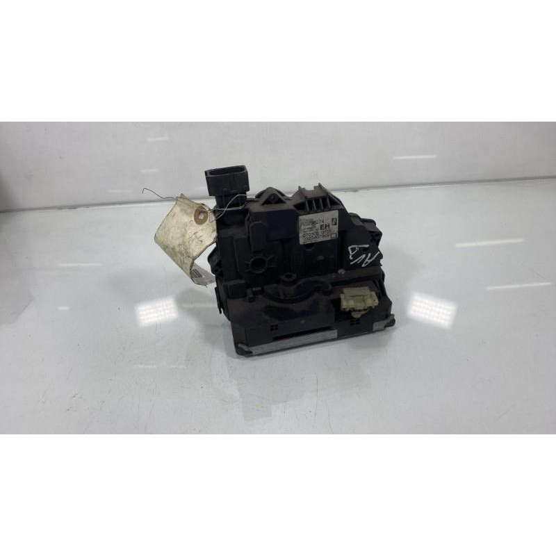 Serrure avant droit OPEL CORSA D Photo n°12