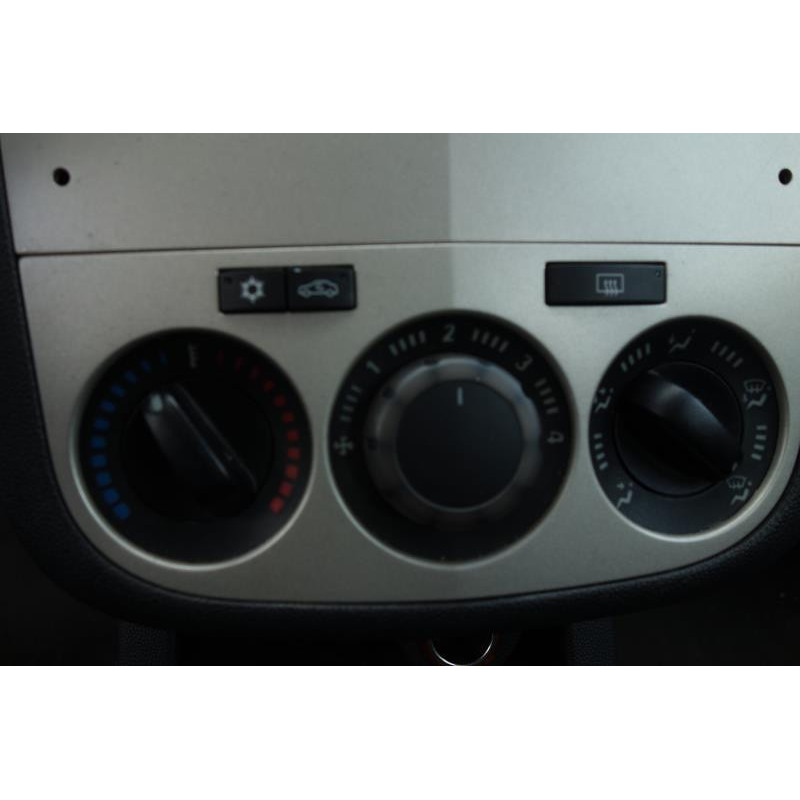 Serrure avant droit OPEL CORSA D Photo n°20