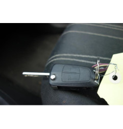 Serrure avant droit OPEL CORSA D