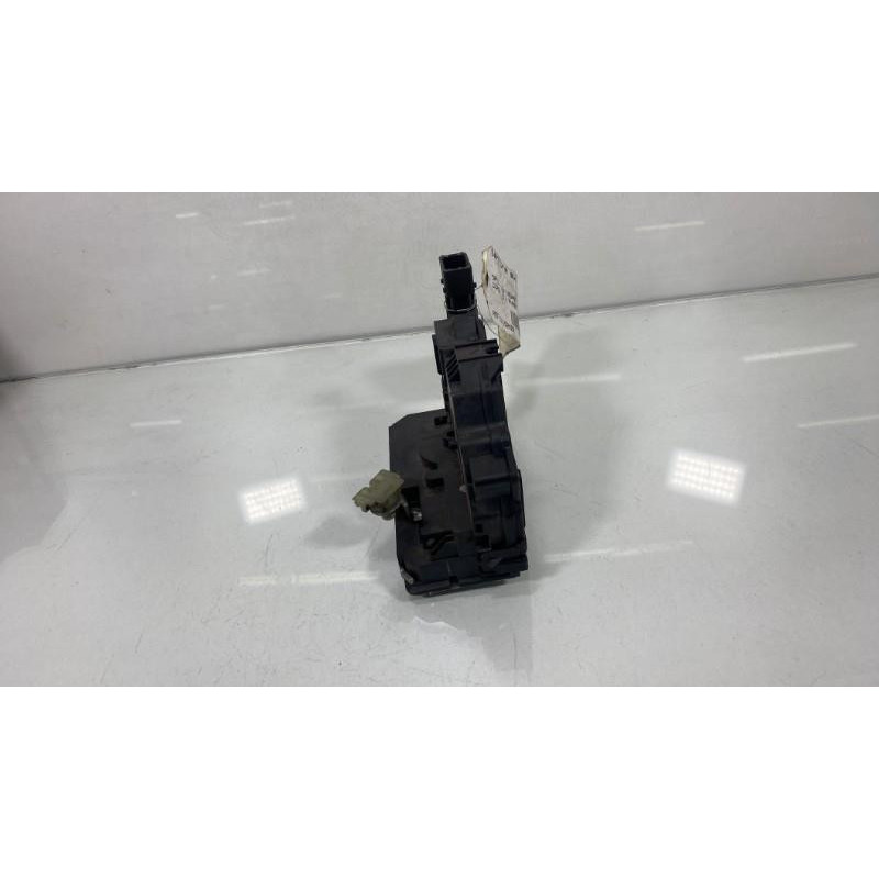 Serrure avant droit OPEL CORSA D Photo n°9