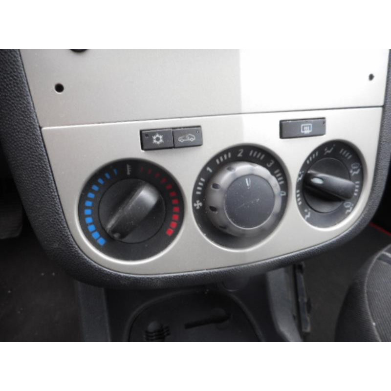 Serrure avant droit OPEL CORSA D Photo n°17