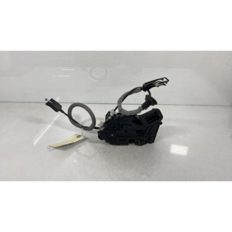 Serrure avant droit VOLKSWAGEN POLO 5