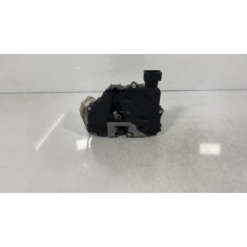 Serrure avant droit OPEL CORSA D Photo n°3
