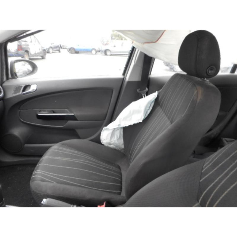 Serrure avant droit OPEL CORSA D Photo n°19