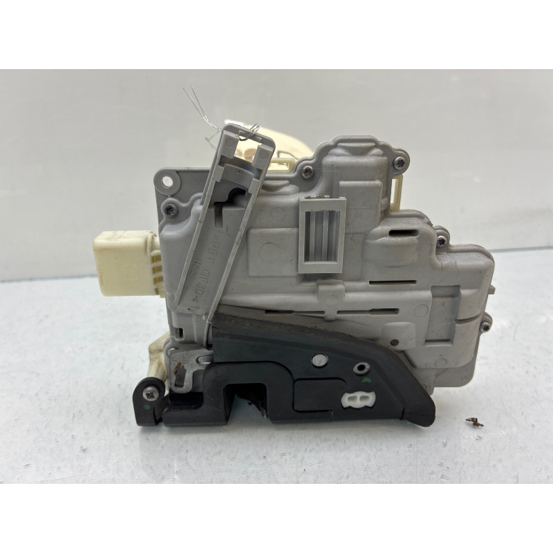 Serrure avant droit VOLKSWAGEN PASSAT 6 Photo n°4