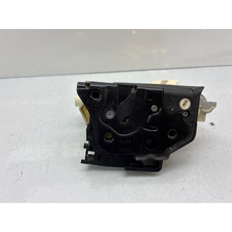 Serrure avant droit VOLKSWAGEN PASSAT 6 Photo n°5