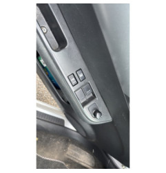 Serrure avant droit SUZUKI SWIFT 3