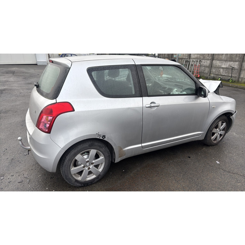 Serrure avant gauche SUZUKI SWIFT 3 Photo n°10
