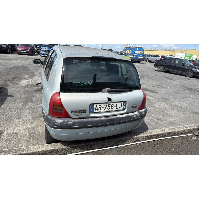Aile avant droit RENAULT CLIO 2 Photo n°9